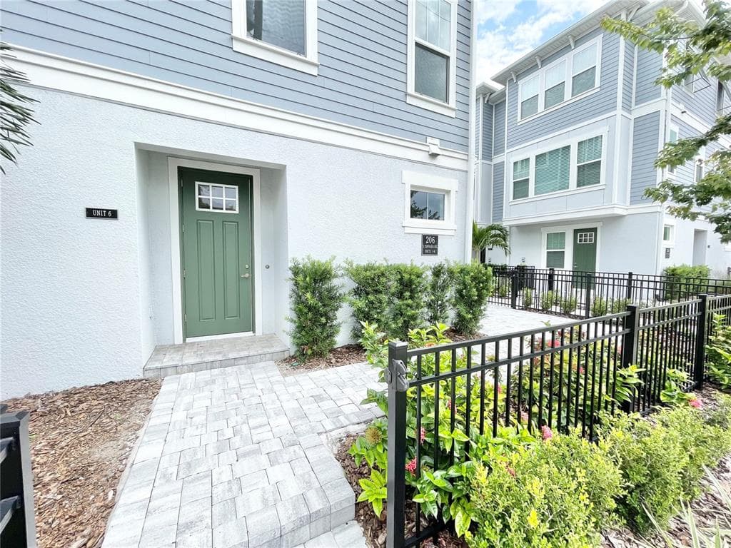 206 S TAMPANIA AVENUE UNIT 6 TAMPA, FL 33609
