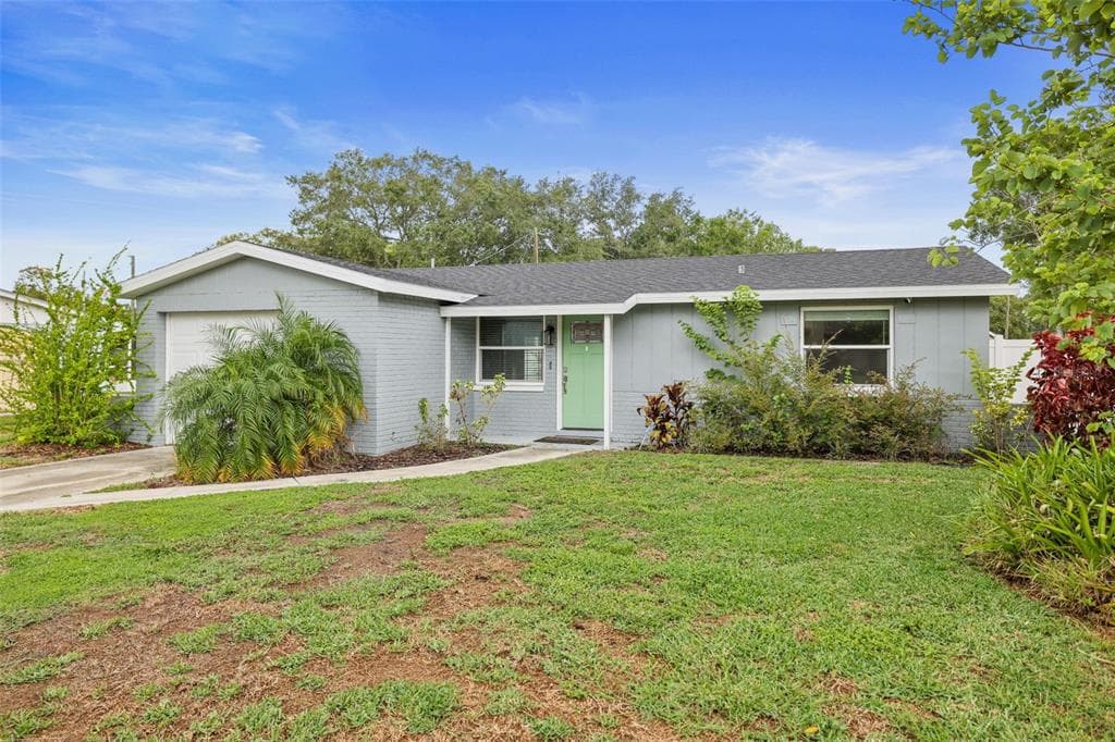 207 MILLER MAC ROAD APOLLO BEACH, FL 33572
