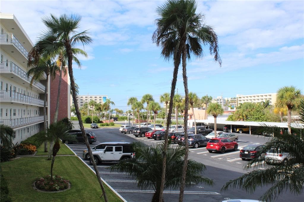 5575 GULF BOULEVARD UNIT 426 ST PETE BEACH, FL 33706