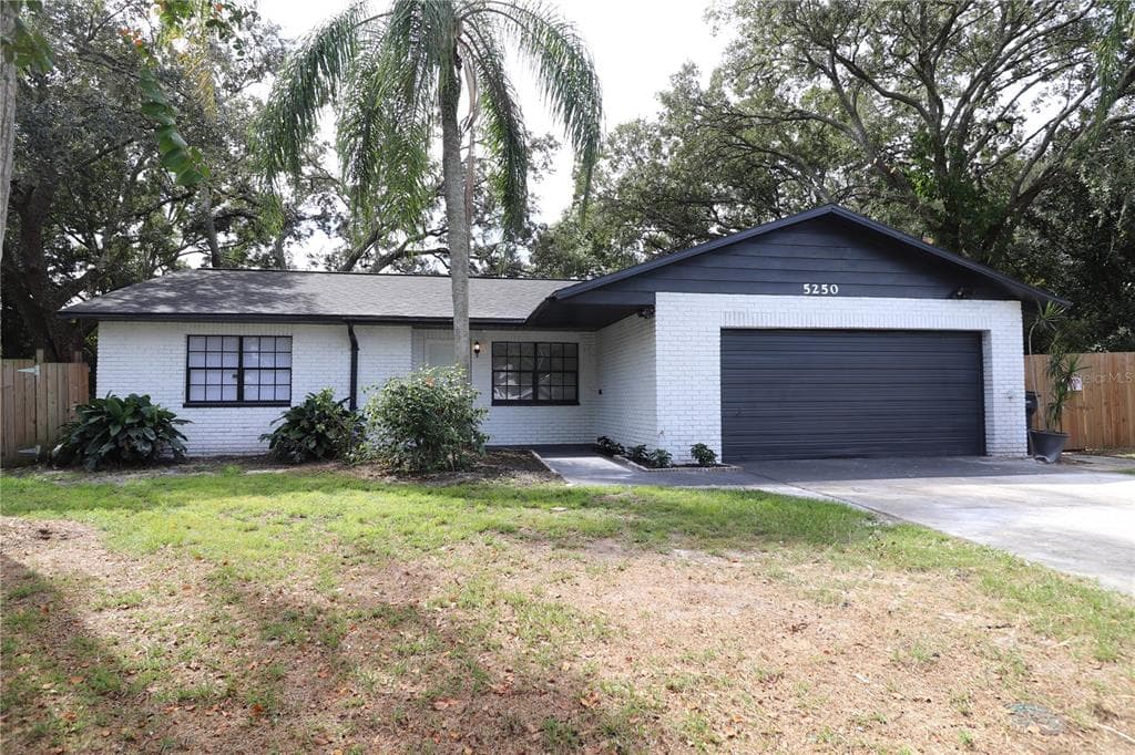 5250 PRESIDENTIAL STREET SEFFNER, FL 33584