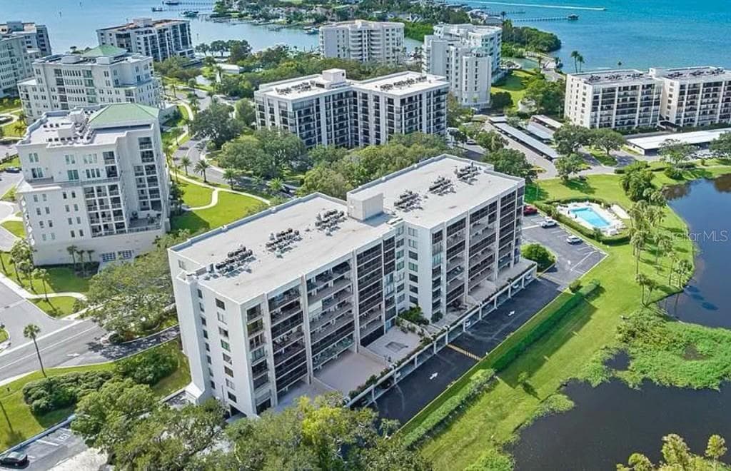 220 BELLEVIEW BOULEVARD UNIT 311 BELLEAIR, FL 33756