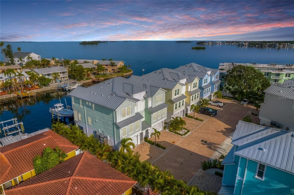 604 SEA COURT DUNEDIN, FL 34698