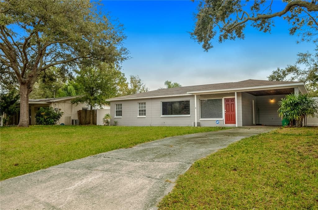 10235 N FLEETWOOD DRIVE TAMPA, FL 33612