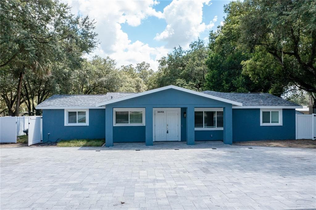 39352 COUNTY ROAD 54 ZEPHYRHILLS, FL 33542