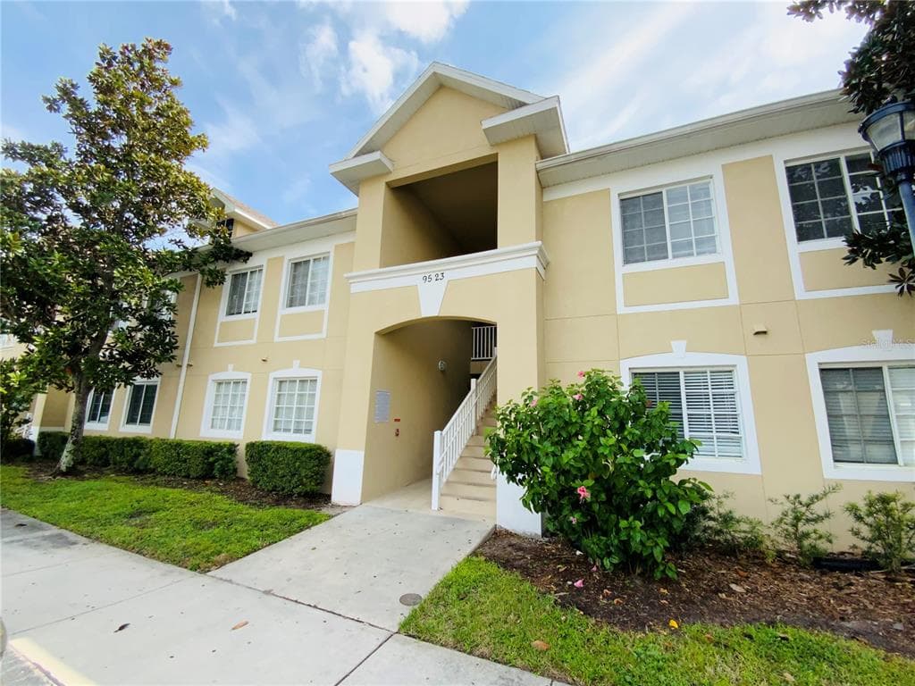 9523 GROVEDALE CIRCLE UNIT 202 RIVERVIEW, FL 33578