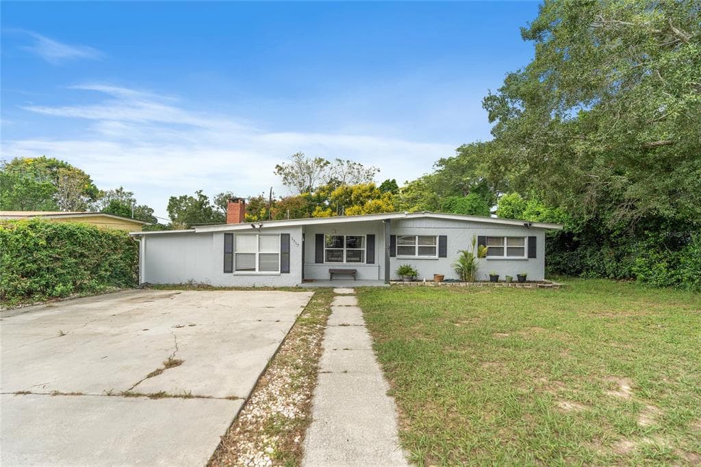 1317 LAKEVIEW ROAD LAKE WALES, FL 33853