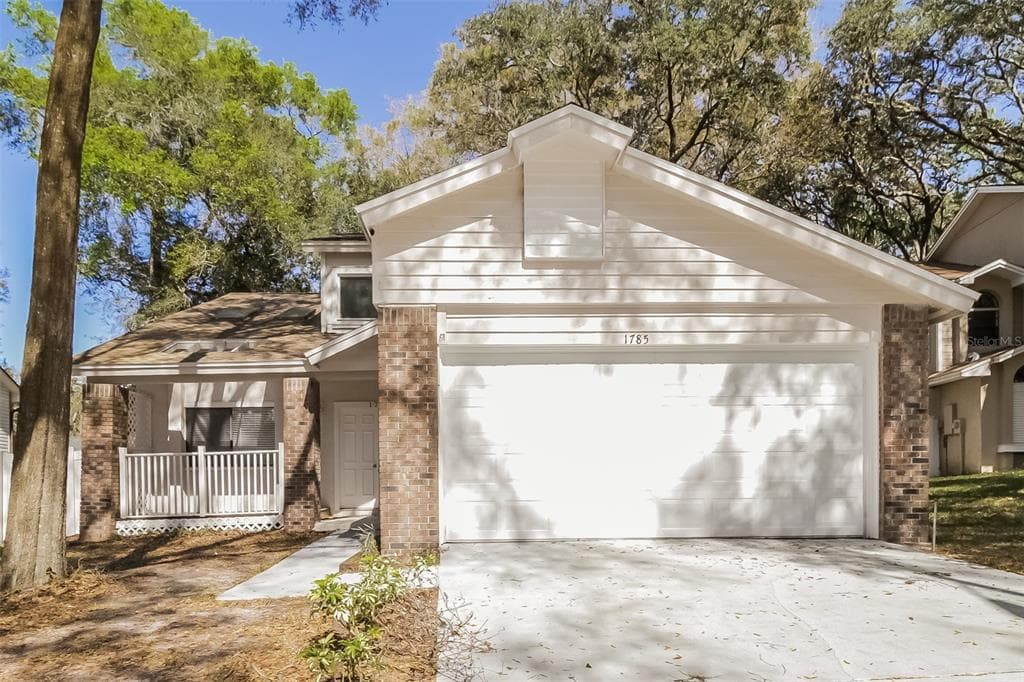 1785 SUMMIT CHASE AVENUE APOPKA, FL 32703