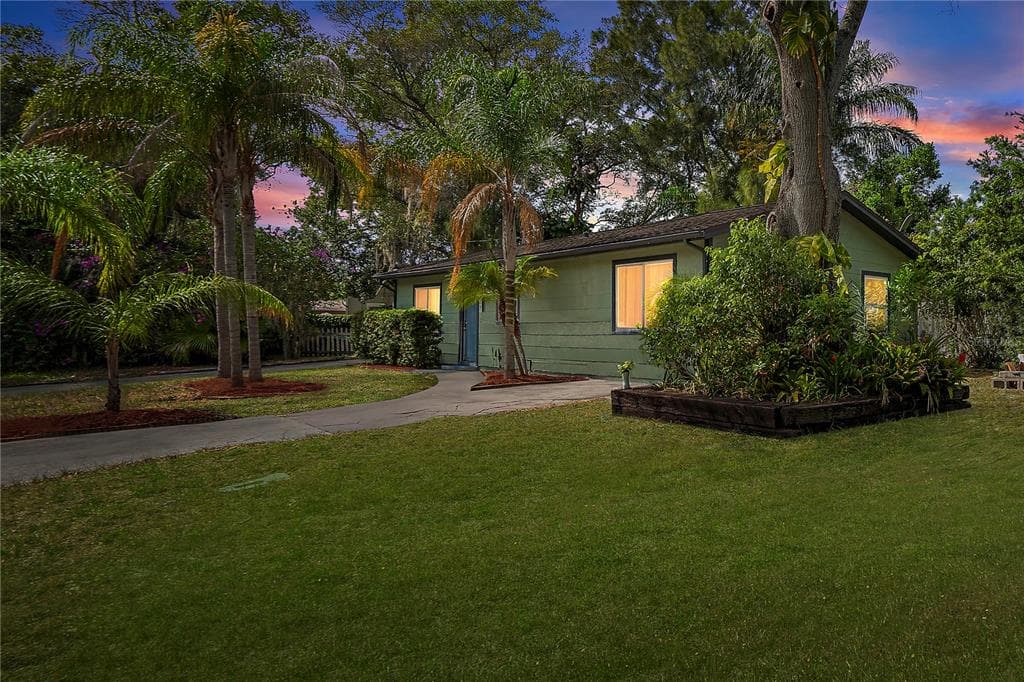 1142 STEVENSON AVENUE CLEARWATER, FL 33755