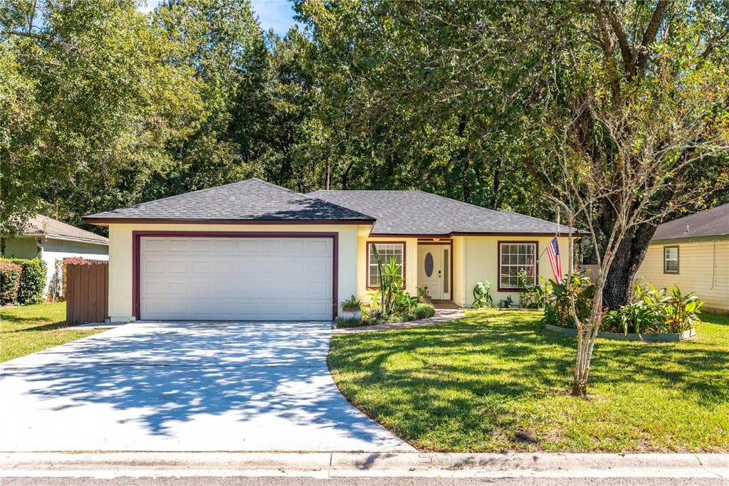 8033 MACDOUGALL DRIVE E JACKSONVILLE, FL 32244