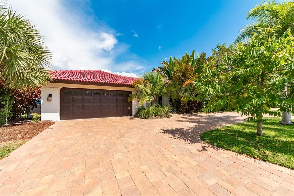 4829 LONGWATER WAY TAMPA, FL 33615