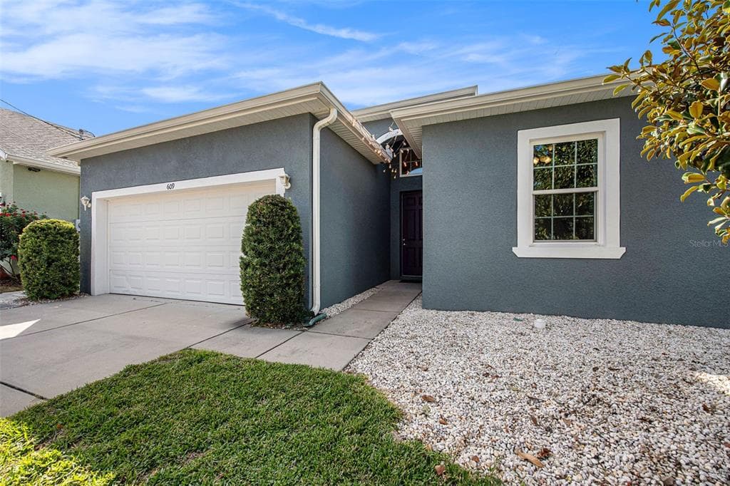 609 BAY STREET DUNEDIN, FL 34698
