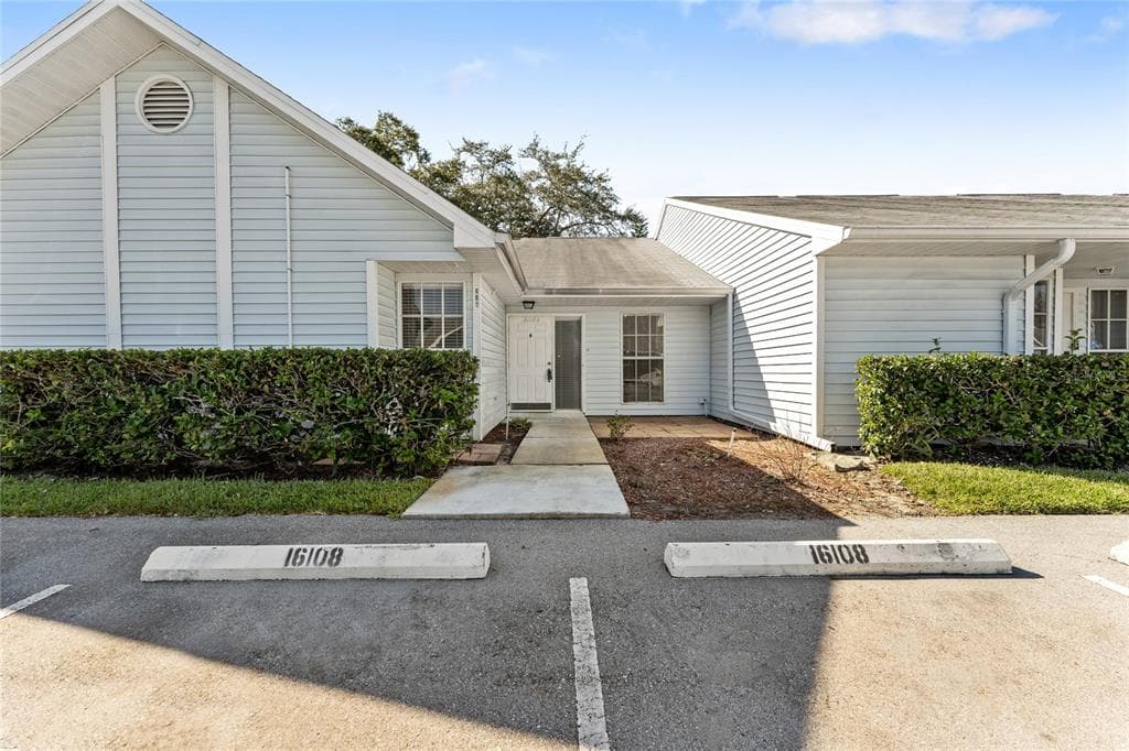 16108 RAMBLING VINE DRIVE E TAMPA, FL 33624