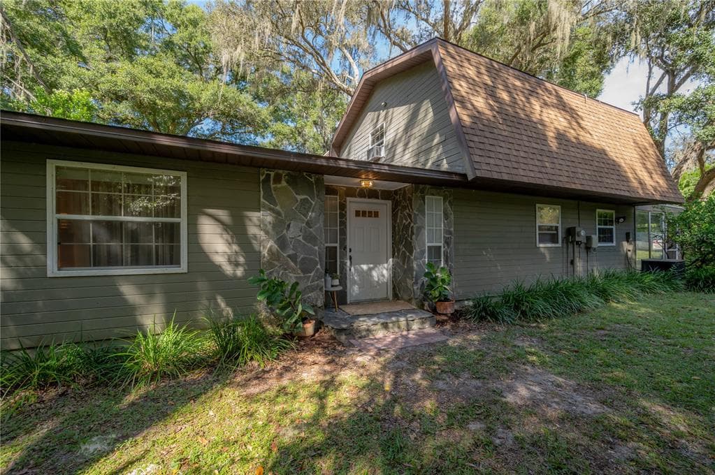 8641 GREENFIELD LANE ZEPHYRHILLS, FL 33541