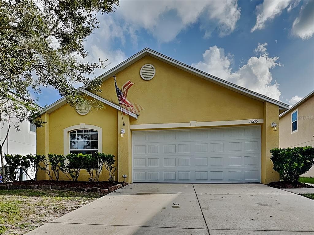 13235 WATERFORD CASTLE DRIVE DADE CITY, FL 33525