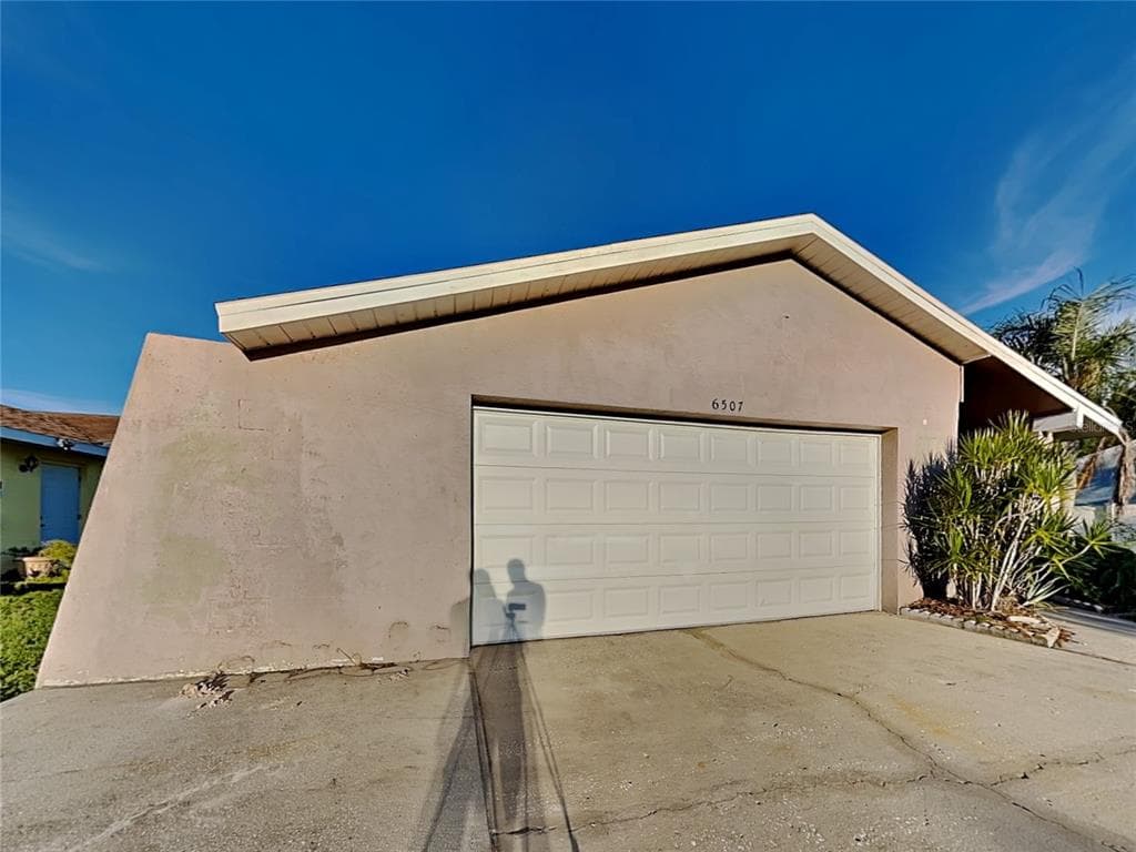 6507 MANILA PALM WAY APOLLO BEACH, FL 33572