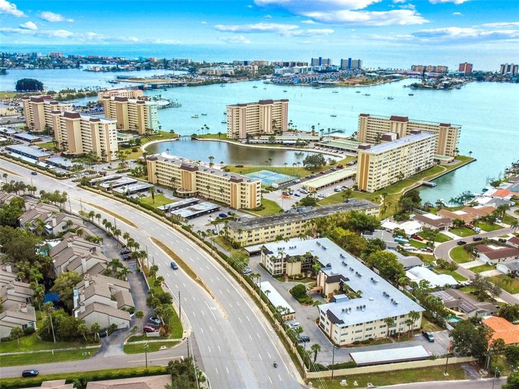 4780 COVE CIRCLE UNIT 308 ST PETERSBURG, FL 33708