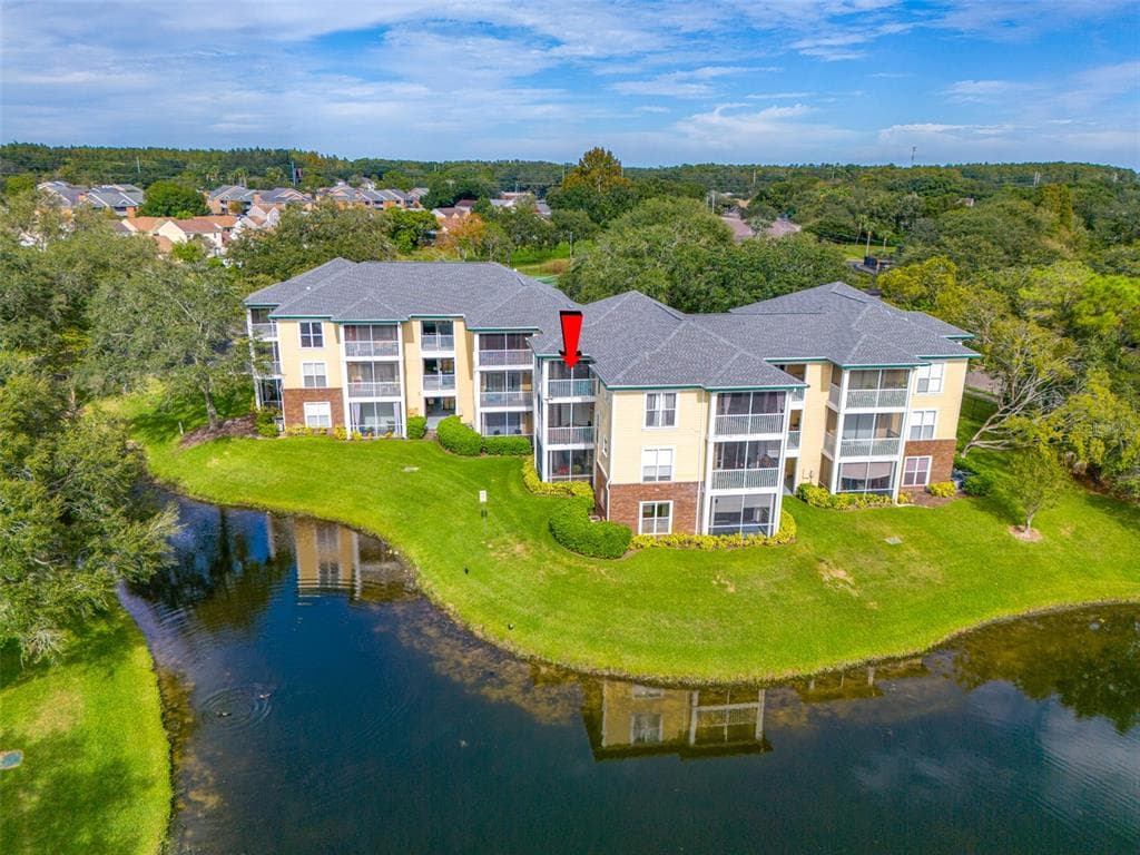 10122 WINSFORD OAK BOULEVARD UNIT 422 TAMPA, FL 33624