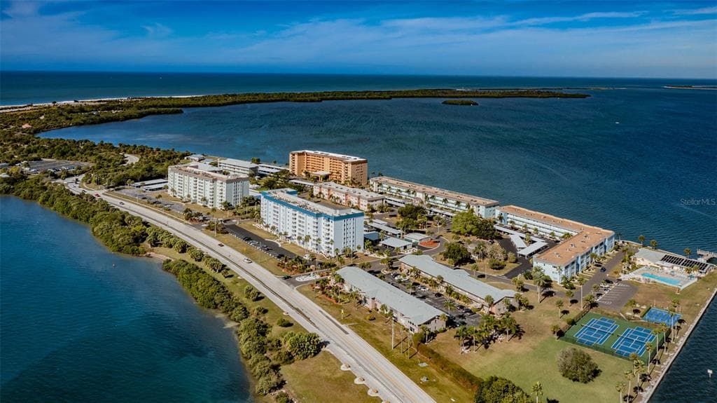 1 GATESHEAD DRIVE UNIT 108 DUNEDIN, FL 34698