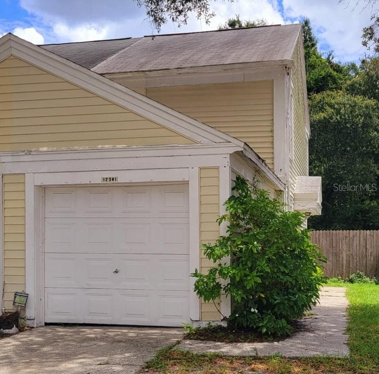 12341 VILLAGER COURT TAMPA, FL 33625