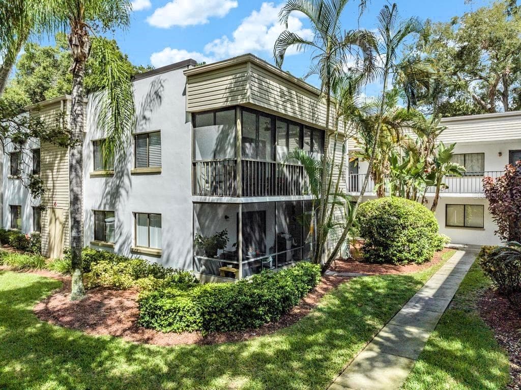 2375 N FOX CHASE BOULEVARD UNIT 243 PALM HARBOR, FL 34683