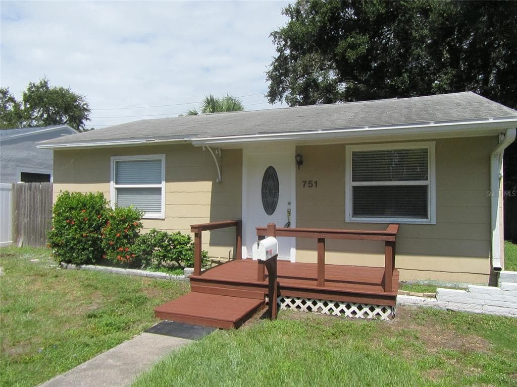 751 52ND AVENUE N ST PETERSBURG, FL 33703