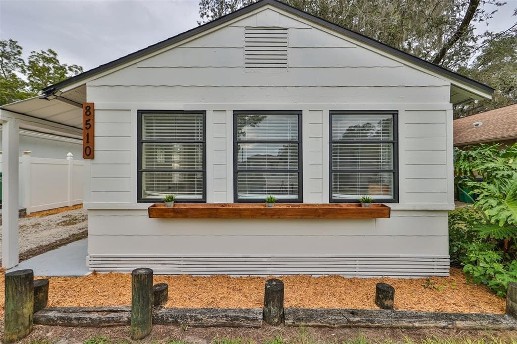 8510 N NEWPORT AVENUE TAMPA, FL 33604