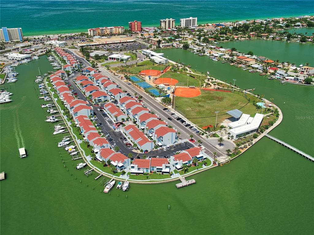 171 MEDALLION BOULEVARD UNIT B MADEIRA BEACH, FL 33708