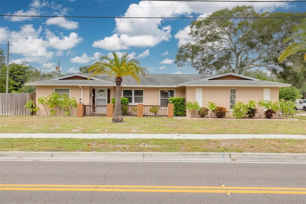 870 MICHIGAN BOULEVARD DUNEDIN, FL 34698