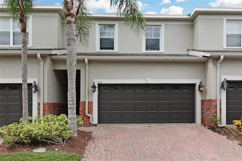 1426 HILLVIEW LANE TARPON SPRINGS, FL 34689