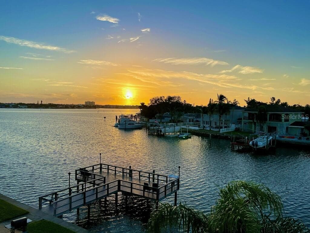 1893 SHORE DRIVE S UNIT 311 SOUTH PASADENA, FL 33707