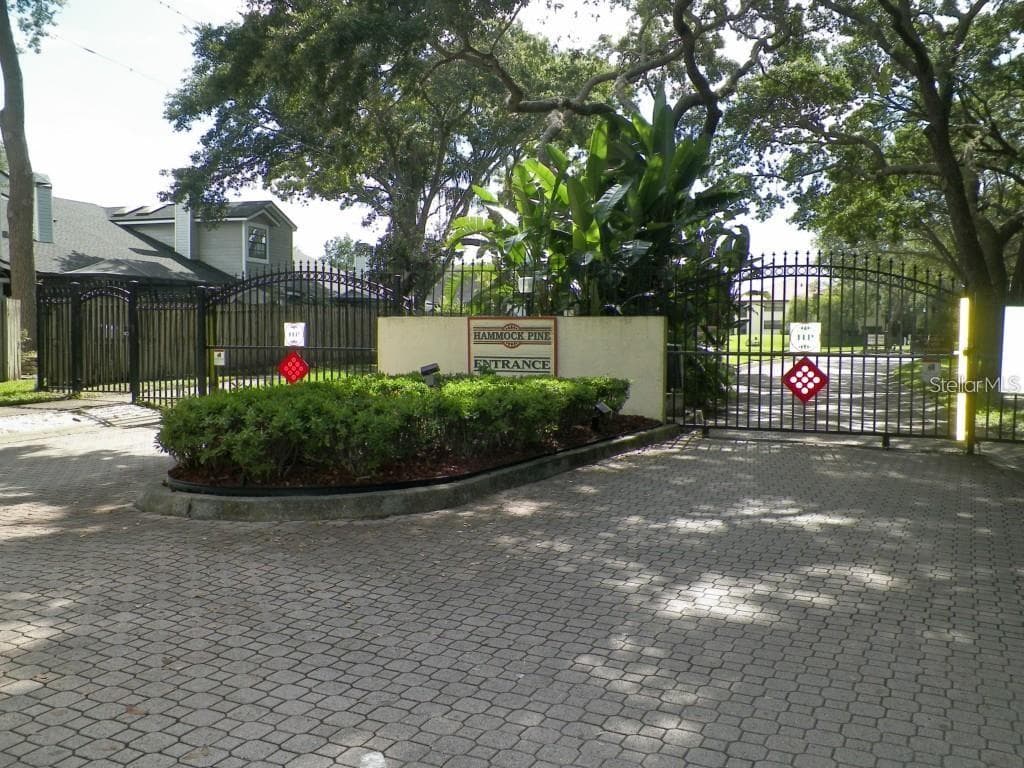 1609 HAMMOCK PINE BOULEVARD UNIT 1609 CLEARWATER, FL 33761