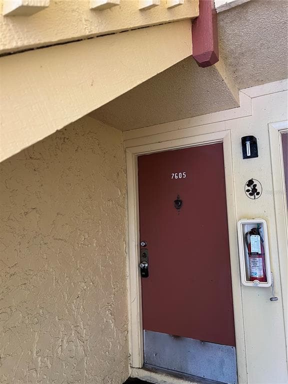 7605 ABONADO ROAD UNIT 7605 TAMPA, FL 33615