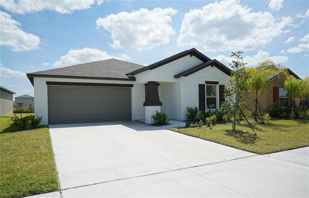 5048 WHITE CHICORY DRIVE APOLLO BEACH, FL 33572