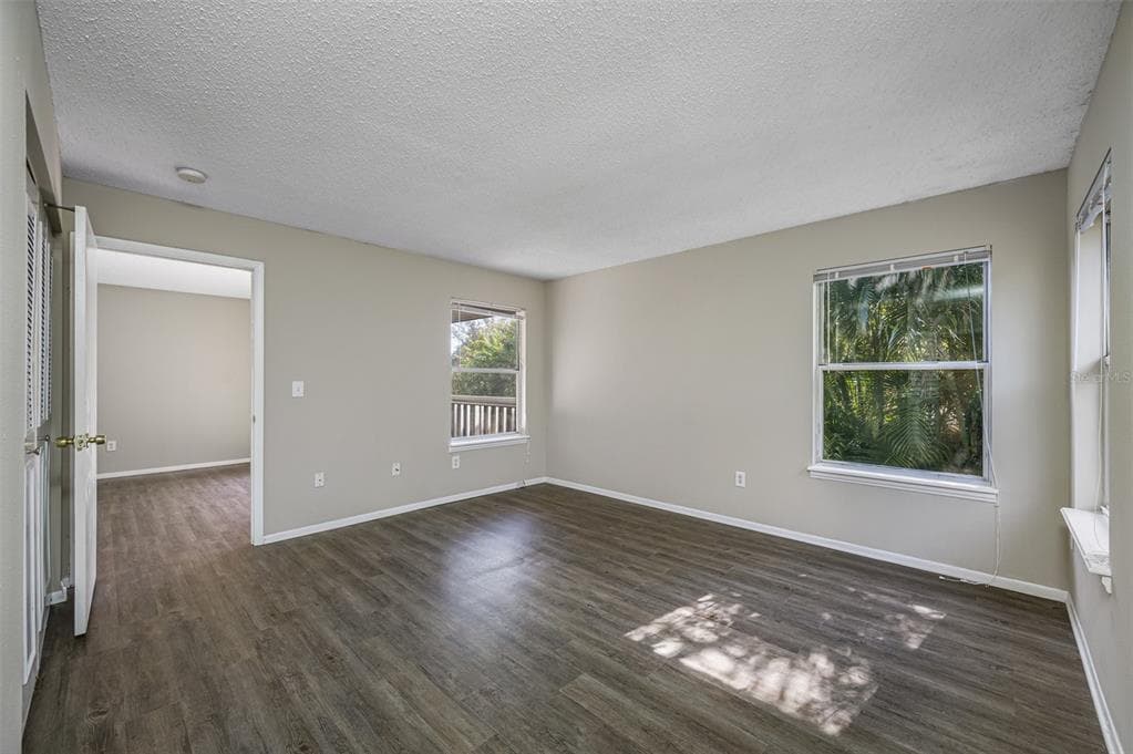 8115 E 45TH CT SARASOTA, FL 34243