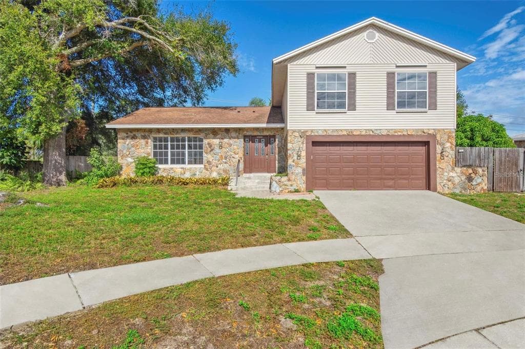 2261 E GREENHOLLOW DRIVE PALM HARBOR, FL 34683