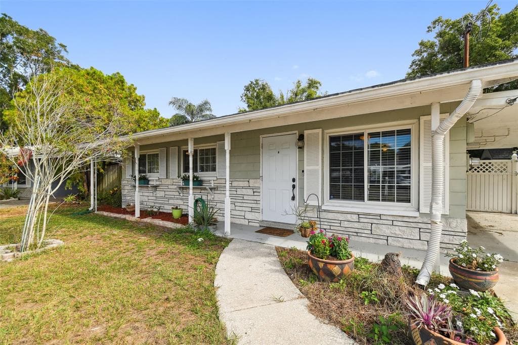 4004 W LAND AVENUE TAMPA, FL 33616