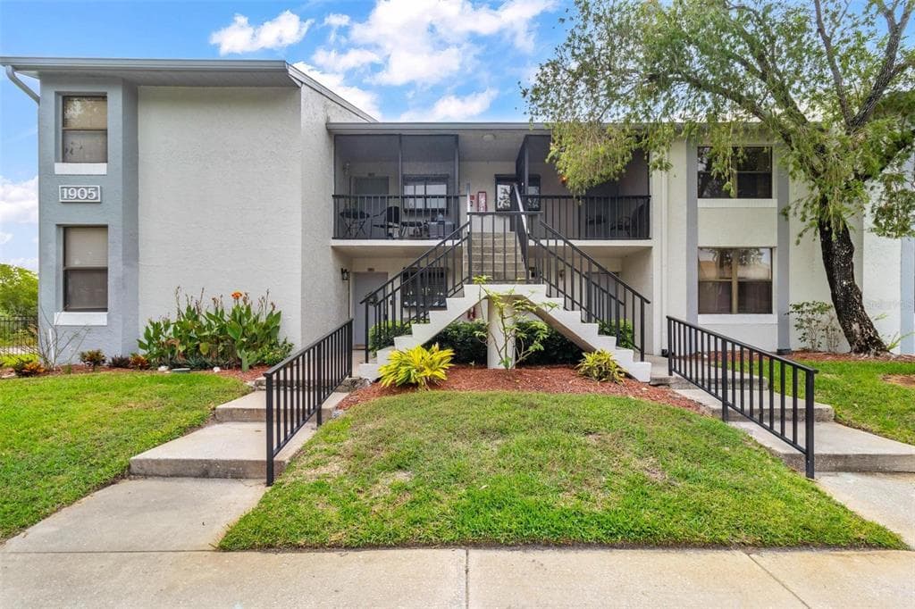 1905 OYSTER CATCHER LANE UNIT 922 CLEARWATER, FL 33762