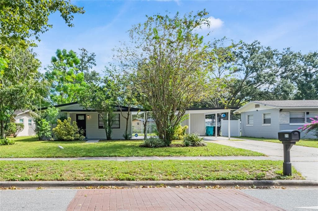 213 FANFAIR AVENUE ORLANDO, FL 32811