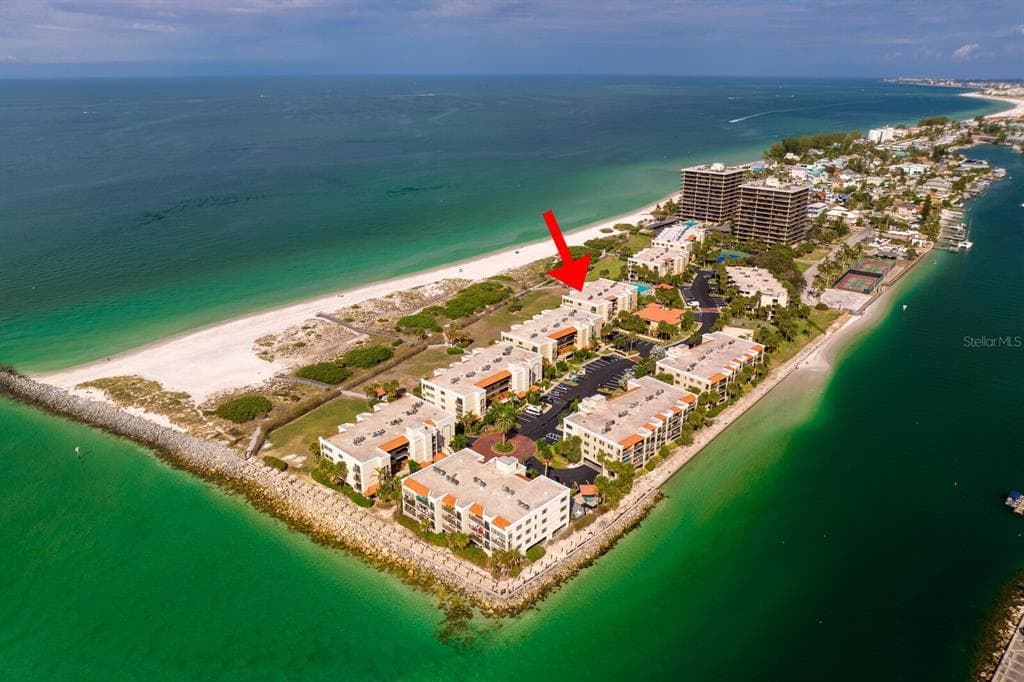 7480 BAYSHORE DRIVE UNIT 302 TREASURE ISLAND, FL 33706