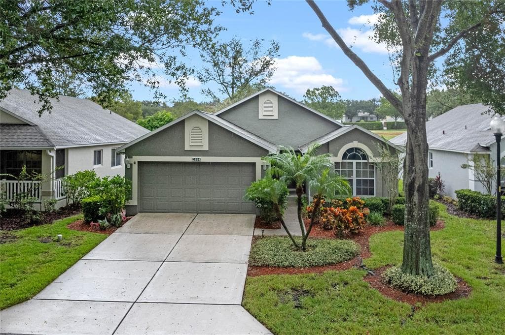3864 EVERSHOLT STREET CLERMONT, FL 34711
