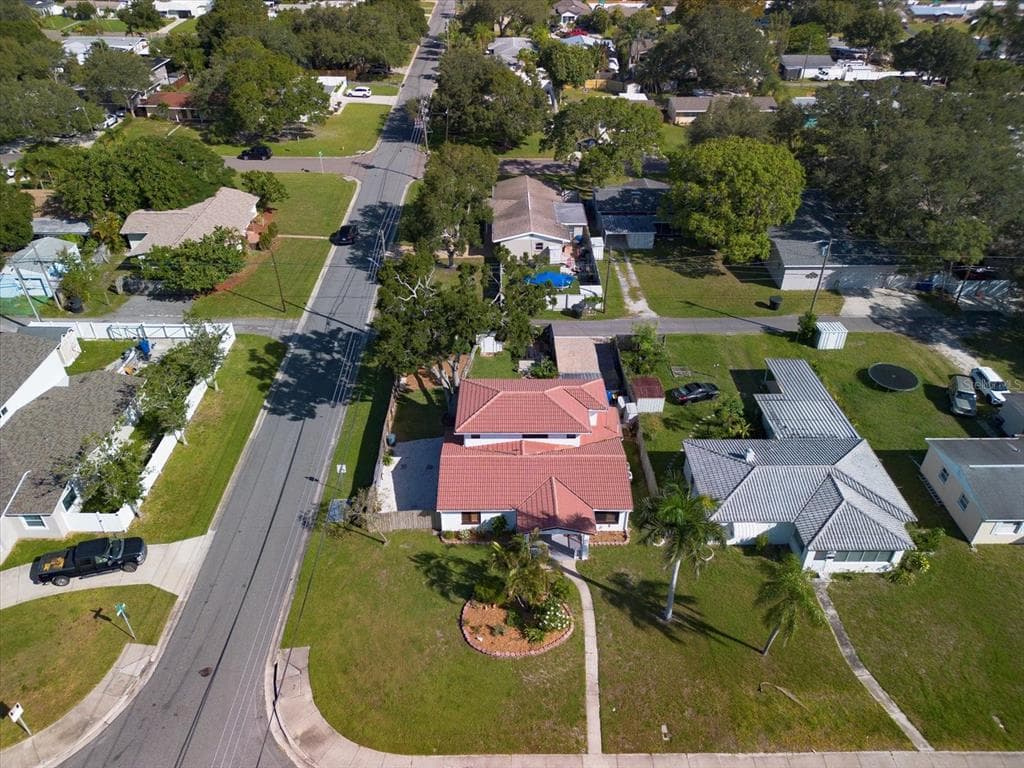 701 40TH AVENUE NE ST PETERSBURG, FL 33703