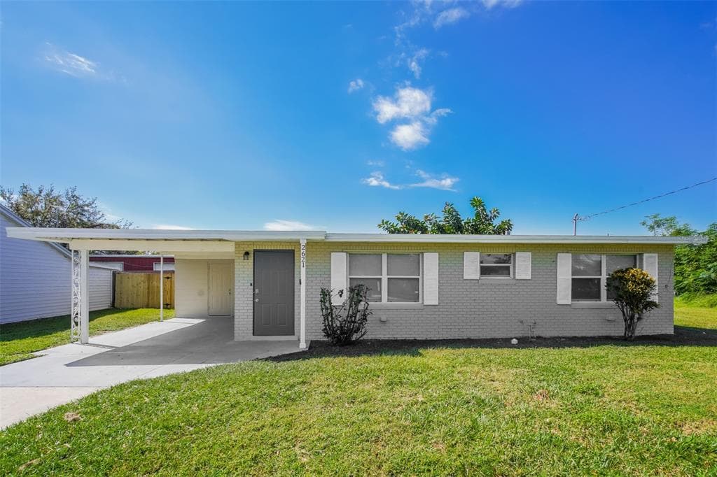 2621 TRINITY CIRCLE NW WINTER HAVEN, FL 33881