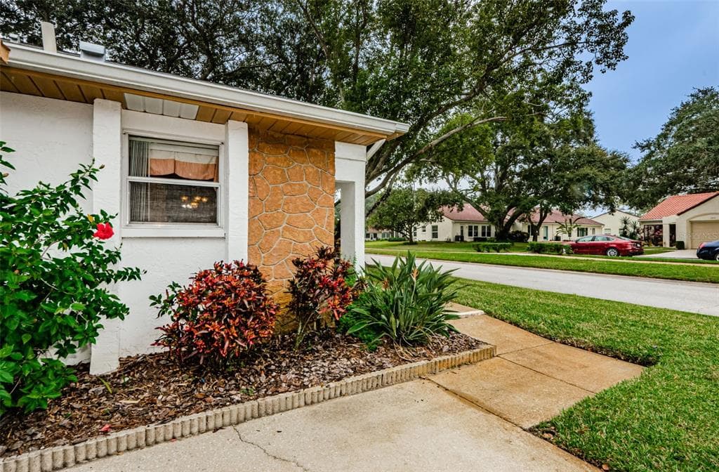 1065 TARTAN DRIVE UNIT D PALM HARBOR, FL 34684