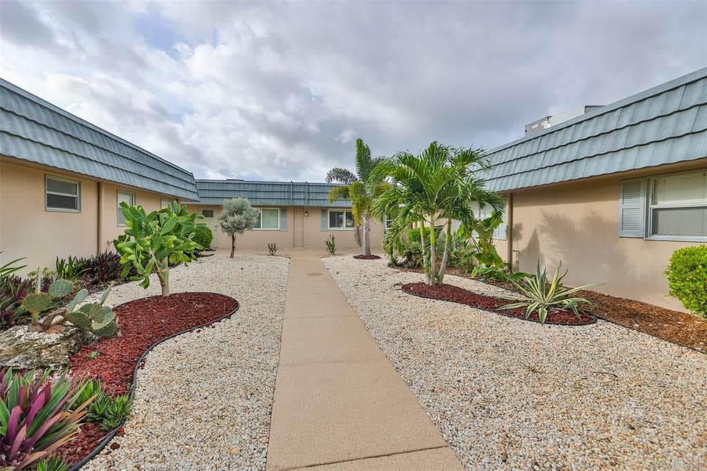 1802 BEDFORD TERRACE UNIT 175 SUN CITY CENTER, FL 33573