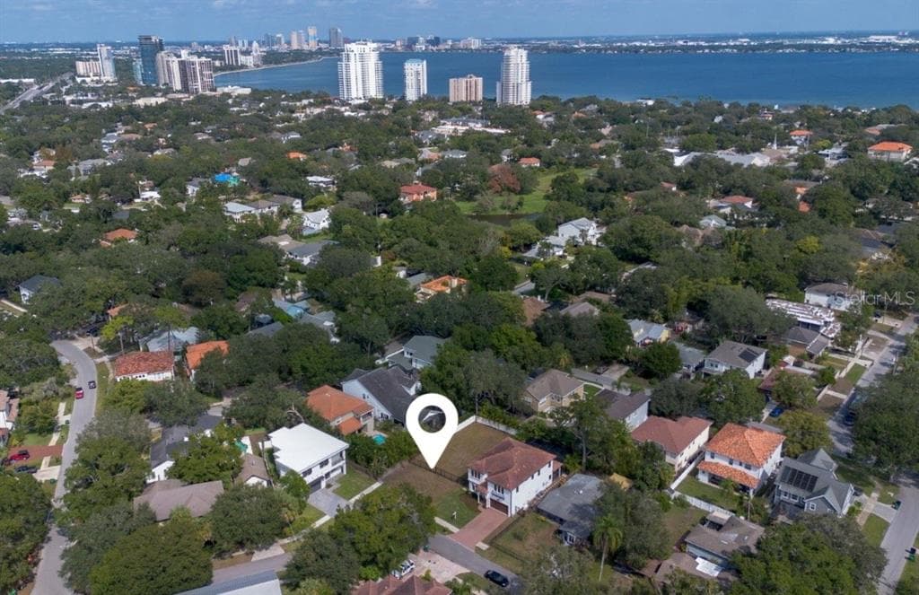 3904 GREENWOOD DRIVE TAMPA, FL 33611