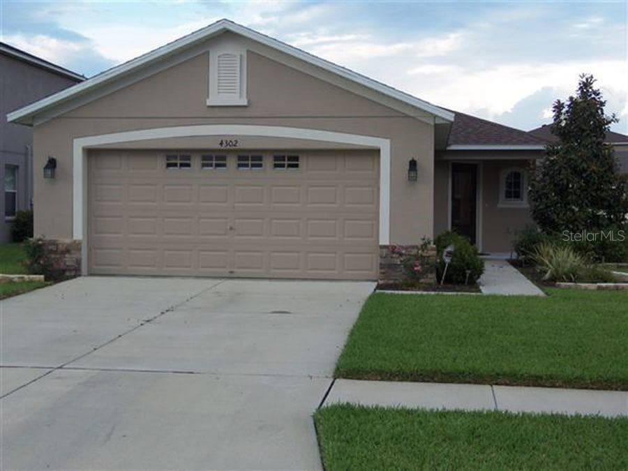 4302 ENGLISH TURN WAY WESLEY CHAPEL, FL 33543