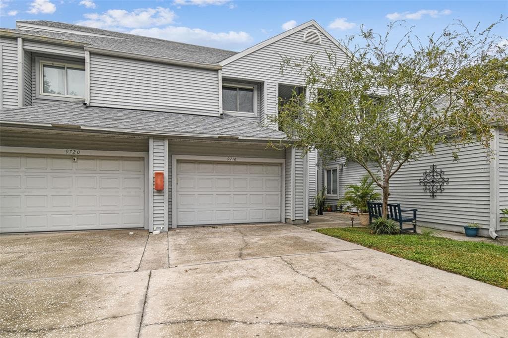 9718 TIFFANY OAKS LANE UNIT 12A TAMPA, FL 33612