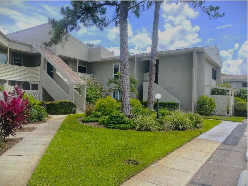 650 WINDRUSH BAY DRIVE UNIT 210 TARPON SPRINGS, FL 34689