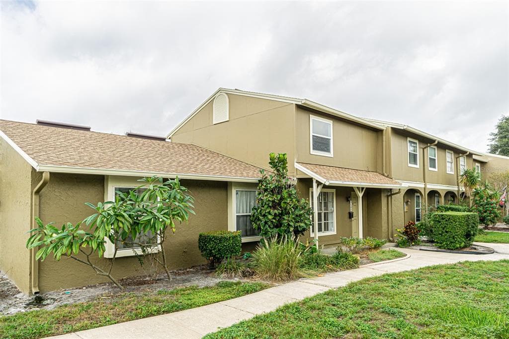 7102 BALBOA COURT TAMPA, FL 33615