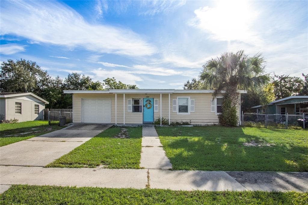 1387 STILLWATER AVENUE DELTONA, FL 32725